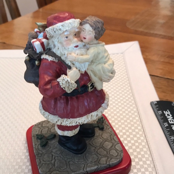 KURT ADLER SIGNED SANTA AND CHILD LIMITED EDITION 3,752 / 7,500.
Early 1990s. - Picture 14 of 16